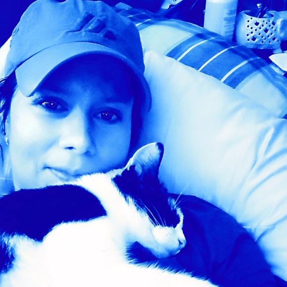 Meet your Posher, Amanda - Picture 1 of 1